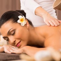 woman-having-a-back-oil-massage-PHW7JXQ.jpg